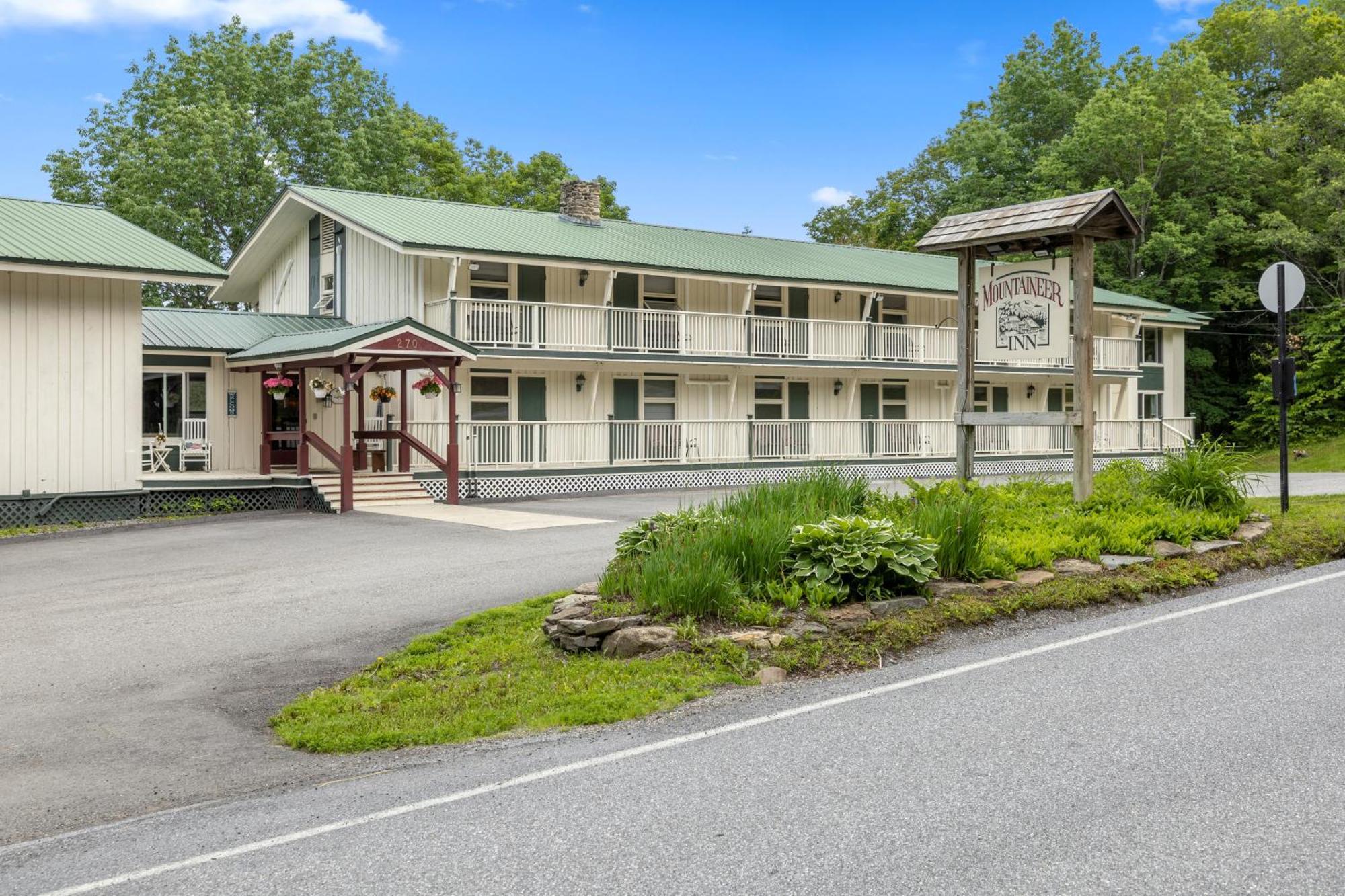 Mountaineer Inn West Dover Eksteriør bilde