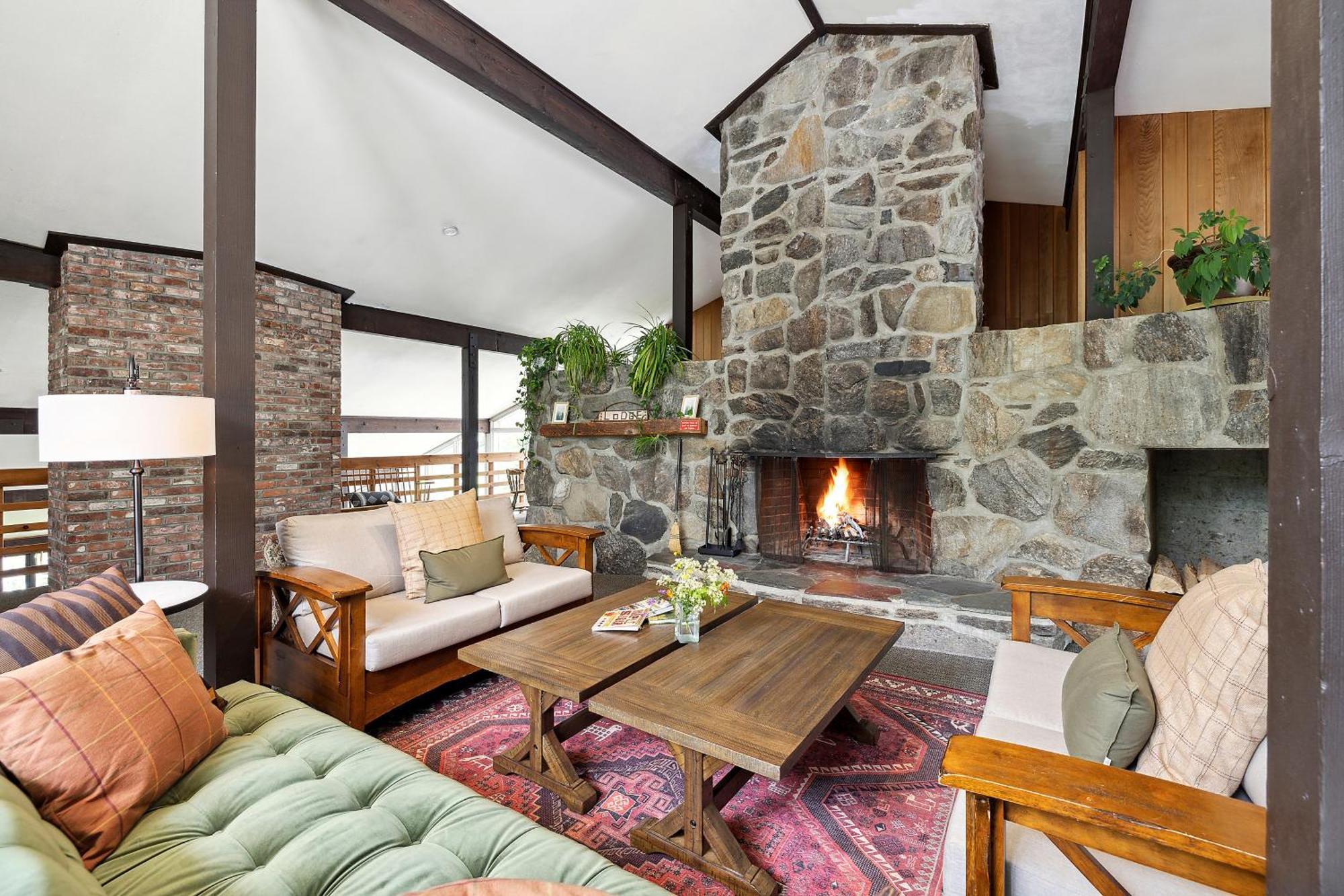 Mountaineer Inn West Dover Eksteriør bilde